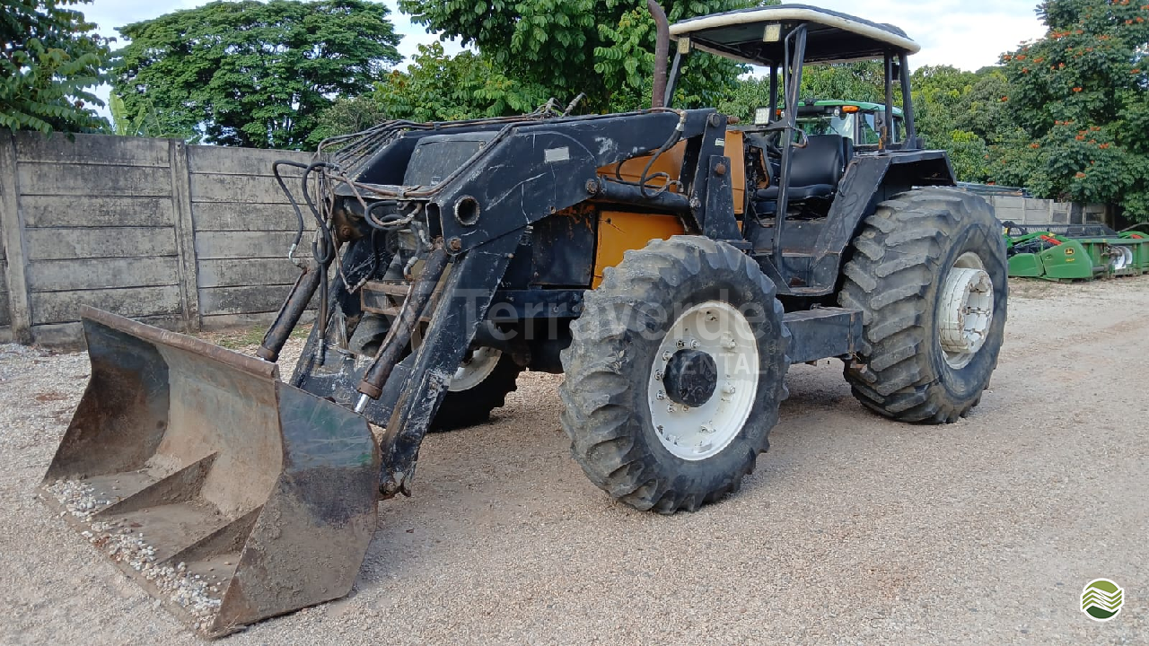 TRATOR VALTRA VALTRA BH 140 Tração 4x4 Terraverde Rental - SP CASA BRANCA SÃO PAULO SP